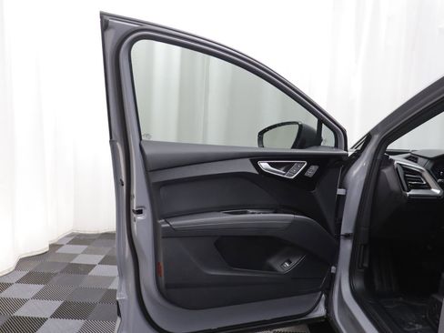 Used 2023 Audi Q4 e-tron Premium Plus w/ Premium Plus image 4