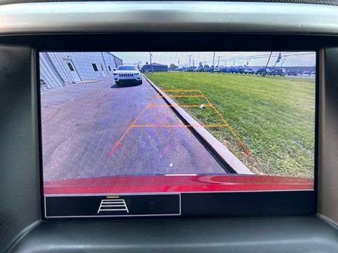 Used 2023 GMC Acadia SLE w/ Driver Convenience Package FWD image 30