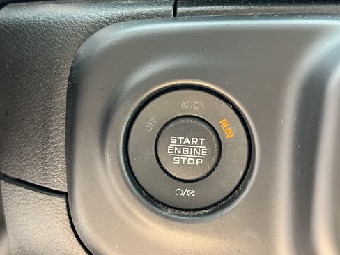 Used 2023 Jeep Wrangler Unlimited Sahara w/ Cold Weather Group AWD/4WD image 30