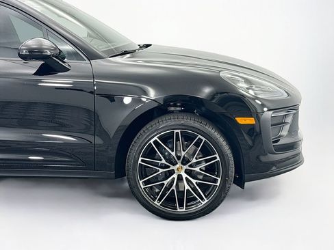 Certified 2026 Porsche Macan AWD/4WD image 11