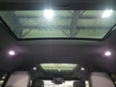 New 2026 Land Rover Defender 130 X-Dynamic SE AWD/4WD image 28
