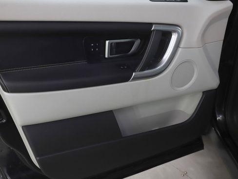 Used 2017 Land Rover Discovery Sport HSE Luxury image 24