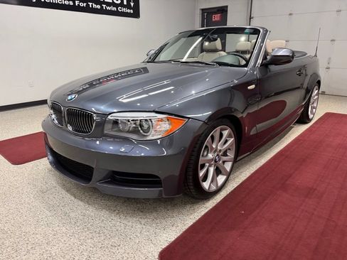Used 2013 BMW 135i Convertible RWD image 3