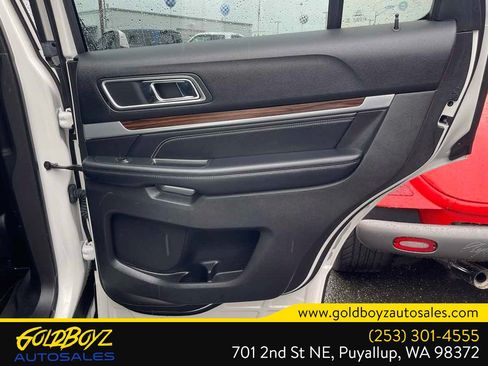 Used 2017 Ford Explorer Limited w/ Equipment Group 301A AWD/4WD image 25