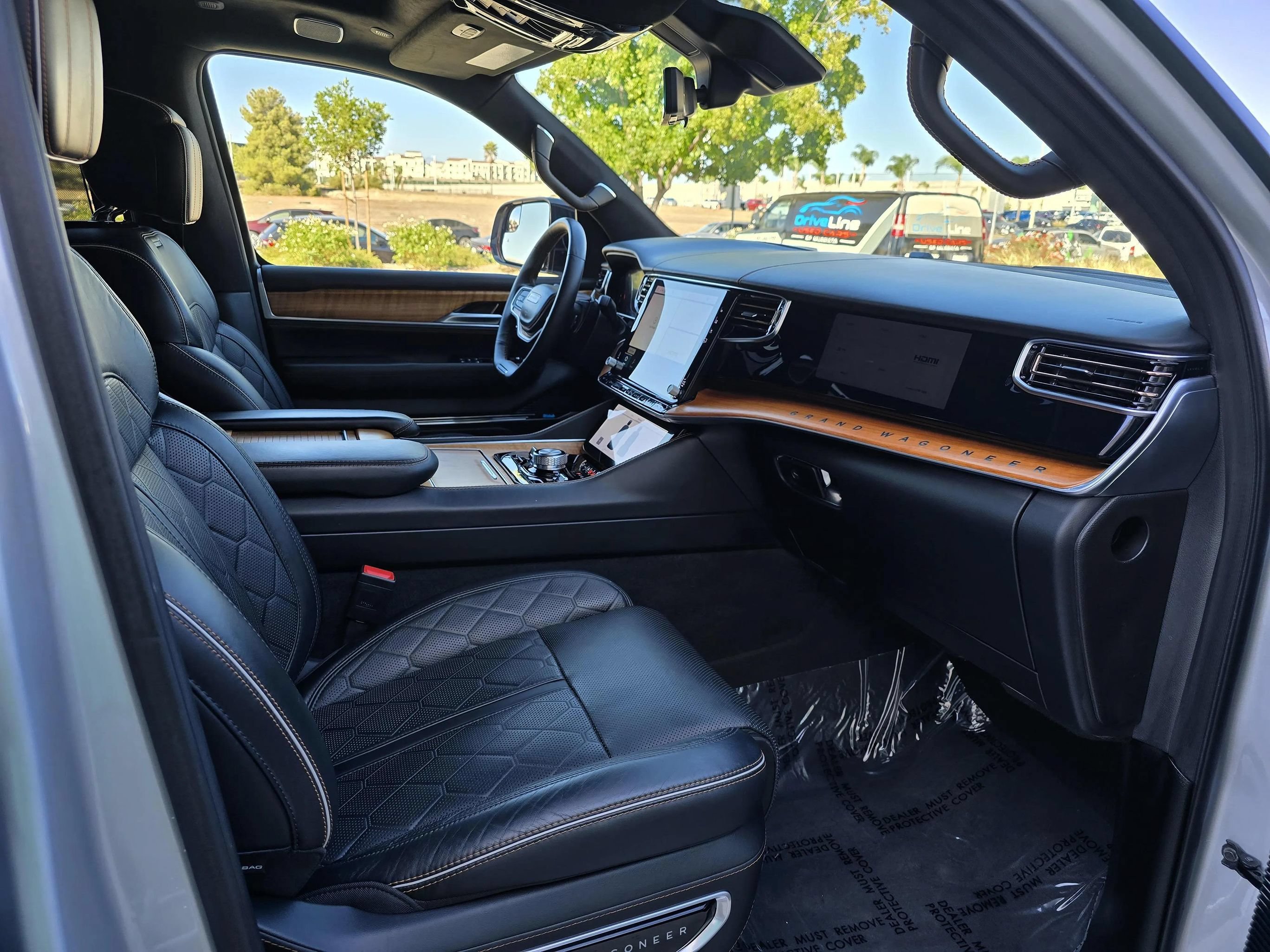 Used 2024 Jeep Grand Wagoneer L Series III AWD/4WD image 43