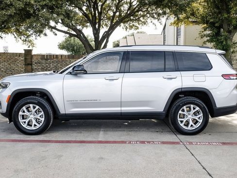 Used 2023 Jeep Grand Cherokee L Limited image 20