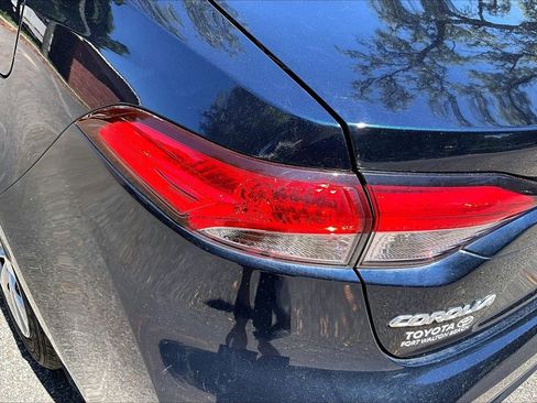 Used 2021 Toyota Corolla LE FWD image 20