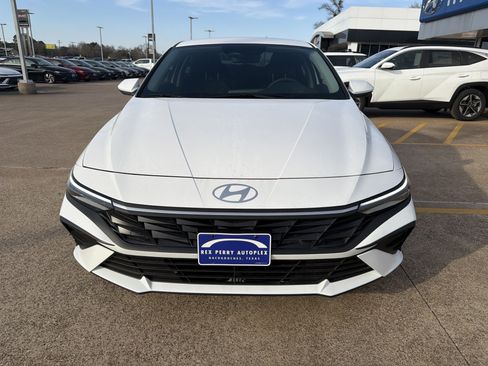 New 2026 Hyundai Elantra SE image 25