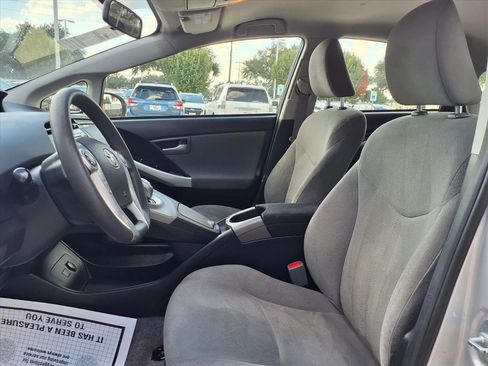 Used 2015 Toyota Prius Three image 17