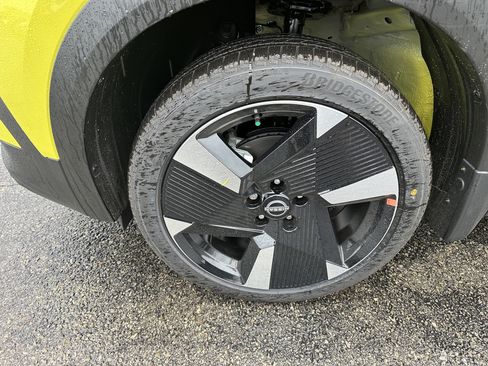 New 2026 Nissan Kicks SR w/ Cold Weather Package image 14