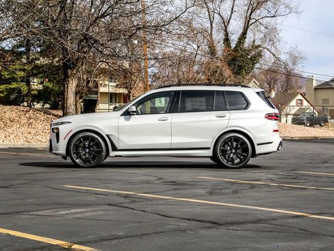 New 2026 BMW X7 xDrive40i w/ Dynamic Handling Package image 2