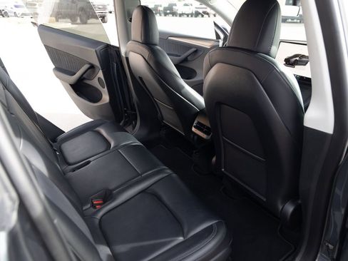 Used 2023 Tesla Model Y Long Range image 21