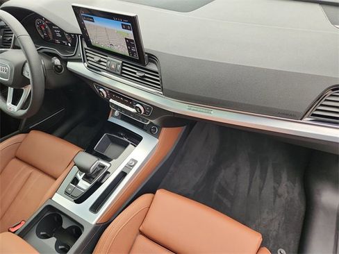 Used 2025 Audi Q5 2.0T Premium Plus w/ Premium Plus Package image 30