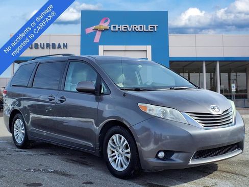 Used 2014 Toyota Sienna L image 3