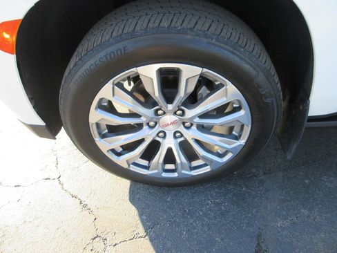 Used 2023 GMC Yukon XL Denali AWD/4WD image 15