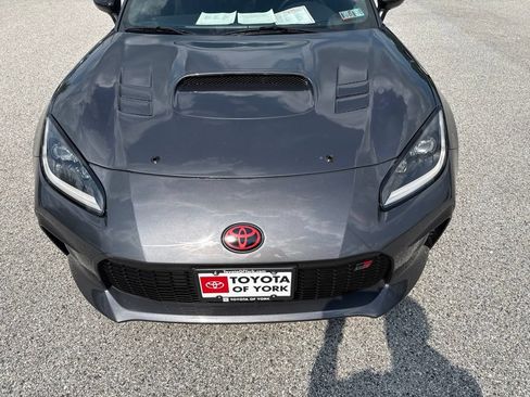 Used 2022 Toyota GR86 RWD image 10