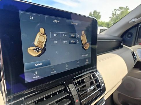 Used 2020 Lincoln Navigator Reserve w/ Luxury Package RWD image 12