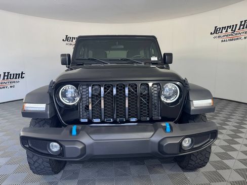 Used 2023 Jeep Wrangler Unlimited w/ Cold Weather Group AWD/4WD image 4