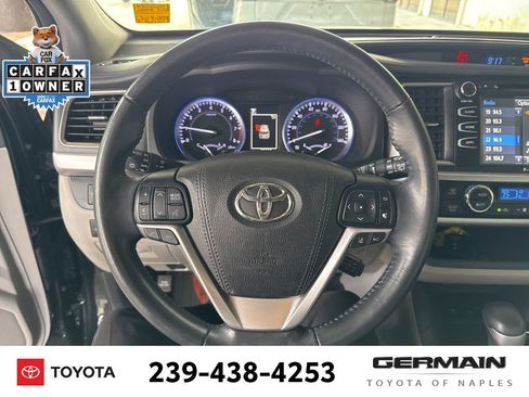 Used 2018 Toyota Highlander XLE image 18