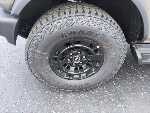 New 2026 Ford Bronco Outer Banks w/ Sasquatch Package AWD/4WD image 9