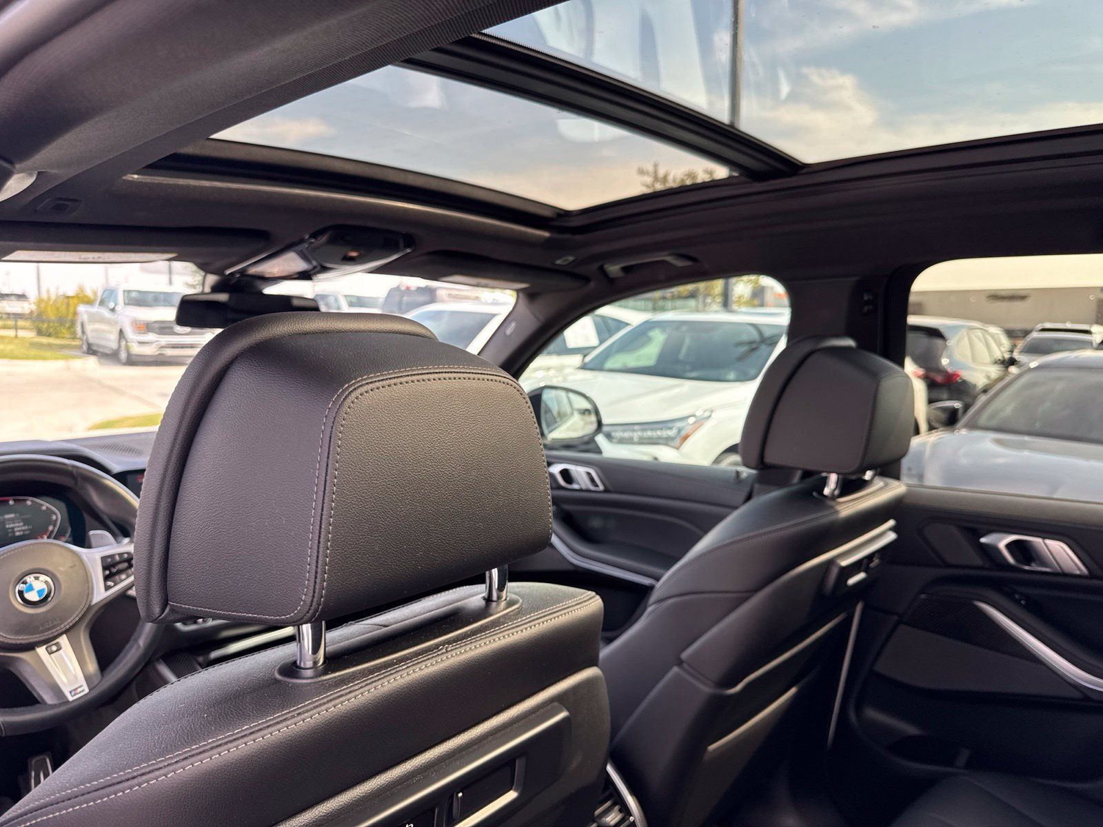 Used 2021 BMW X5 M50i w/ Premium Package AWD/4WD image 12