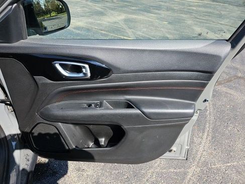 Used 2024 Jeep Compass Trailhawk image 15