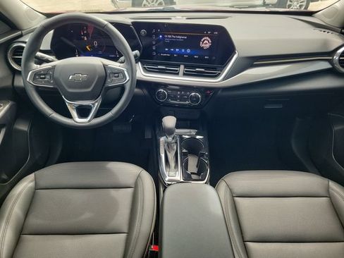 Used 2024 Chevrolet Trax ACTIV w/ Driver Confidence Package FWD image 12