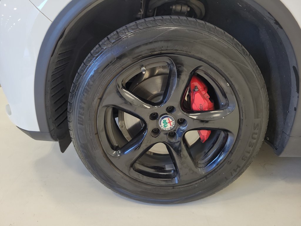 Used 2019 Alfa Romeo Stelvio AWD w/ Cold Weather Package image 8