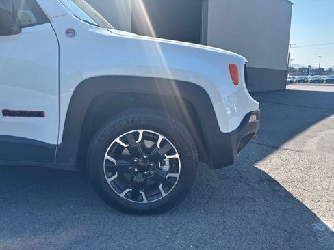 Used 2023 Jeep Renegade Trailhawk AWD/4WD image 2