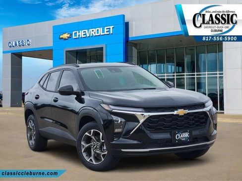 New 2026 Chevrolet Trax LT w/ Driver Confidence Package FWD image 1