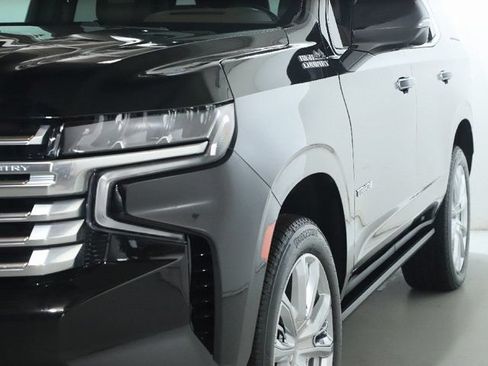 Used 2021 Chevrolet Tahoe High Country w/ Premium Package AWD/4WD image 5