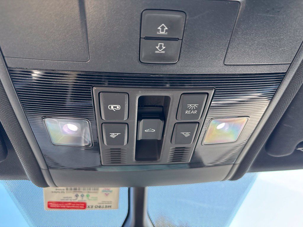 Used 2022 Volkswagen Atlas Cross Sport SE FWD image 30
