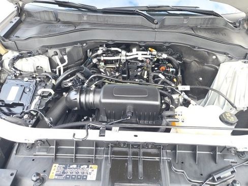 Used 2022 Ford Explorer XLT w/ Equipment Group 202A image 38