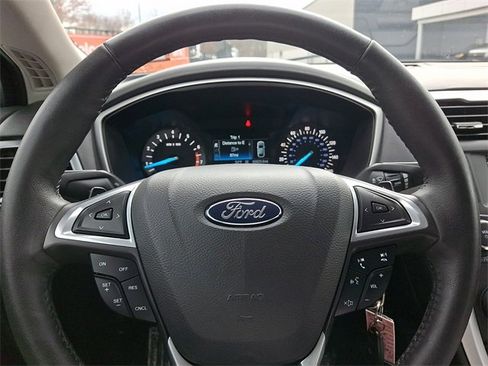 Used 2015 Ford Fusion SE w/ Equipment Group 201A image 19