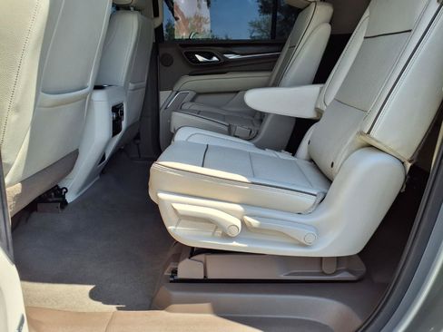 Used 2021 GMC Yukon XL Denali w/ Denali Premium Package RWD image 18