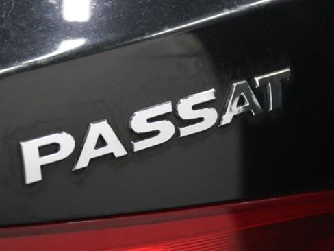 Used 2015 Volkswagen Passat 1.8T Wolfsburg Edition image 8