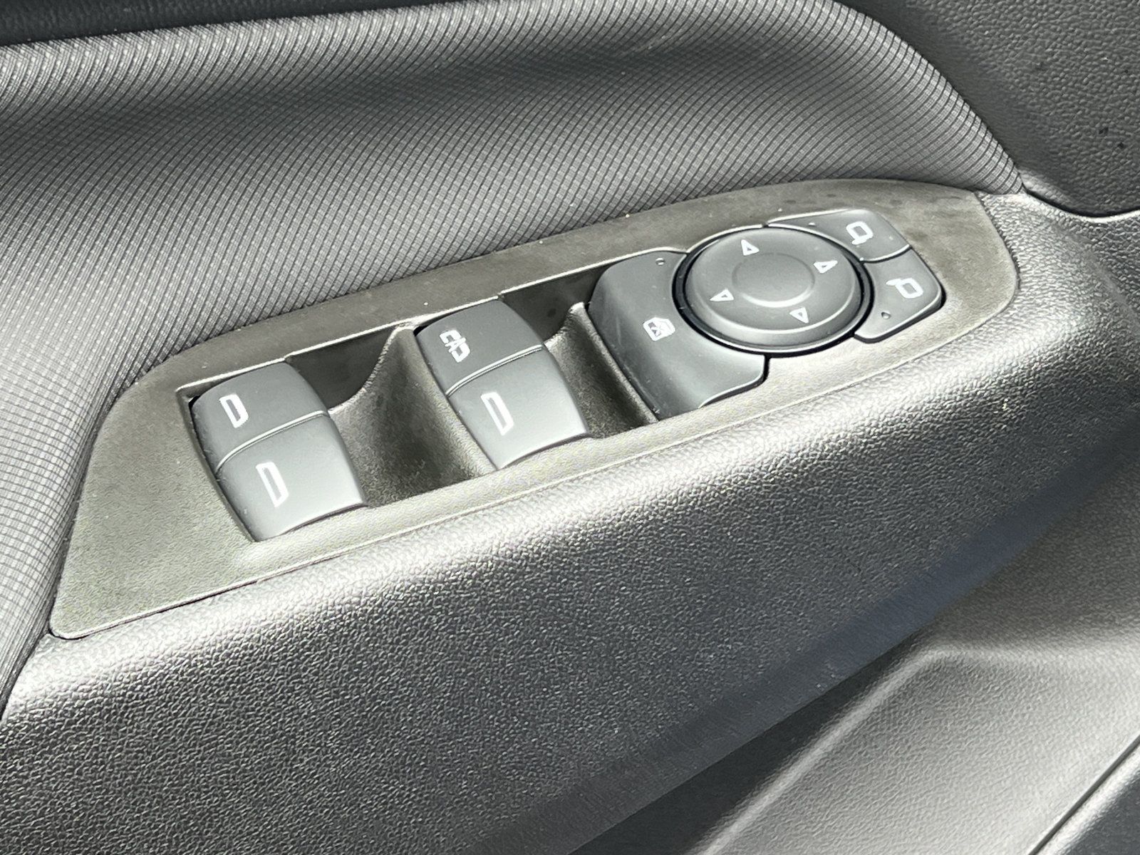 Used 2024 Chevrolet Equinox RS w/ RS Leather Package AWD/4WD image 15