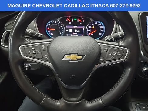 Used 2022 Chevrolet Equinox LT AWD/4WD image 18