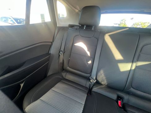 Used 2025 Chevrolet Trax LT image 39