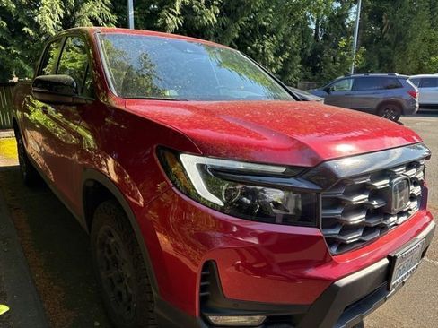 Used 2025 Honda Ridgeline TrailSport+ image 2