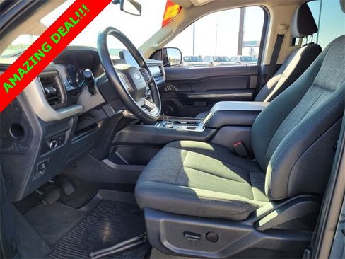 Used 2022 Ford Expedition Max XLT image 4