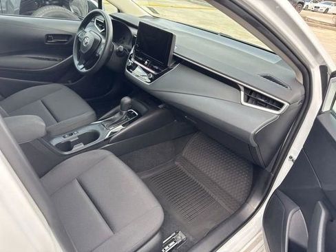 Used 2025 Toyota Corolla LE w/ LE Premium Package image 28