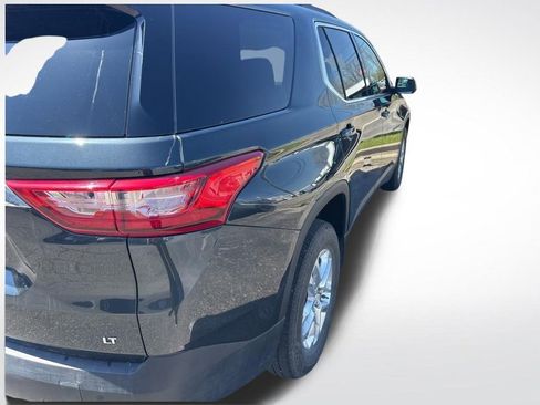 Used 2021 Chevrolet Traverse LT w/ LPO, Floor Liner Package AWD/4WD image 9