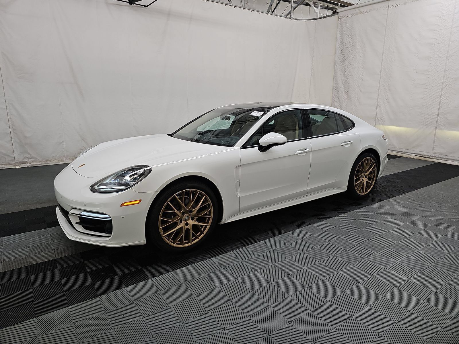 Used 2023 Porsche Panamera Platinum Edition w/ Sportdesign Package RWD image 1