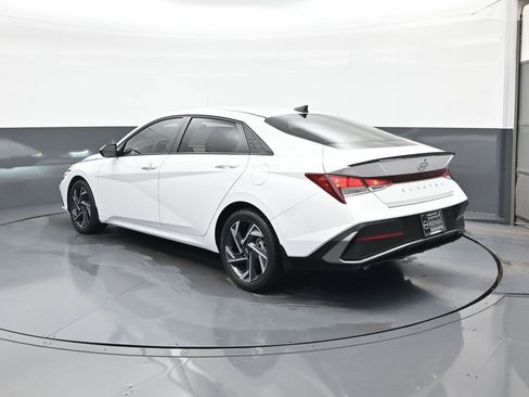 Used 2025 Hyundai Elantra Sport FWD image 5