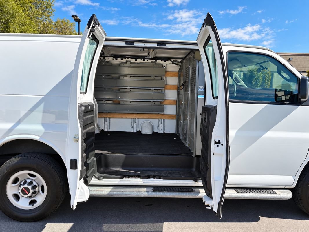 Used 2016 GMC Savana 2500 RWD image 19