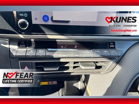 Used 2025 Toyota Camry SE FWD image 23