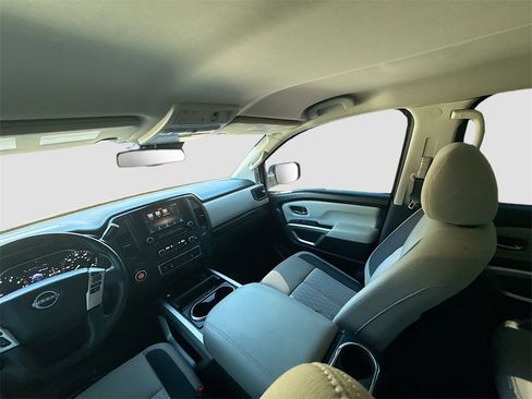 Used 2024 Nissan Titan SV w/ SV Convenience Package image 22