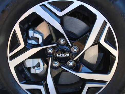 Certified 2024 Kia Sportage LX image 17