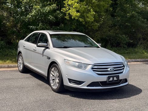 Used 2014 Ford Taurus Limited w/ Equipment Group 301A AWD/4WD image 2